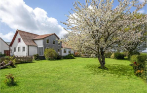 Cozy Home In Svaneke With Kitchen